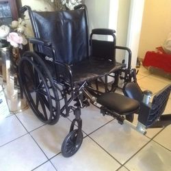 DRIVE SILVER SPORT II WHEELCHAIR 18" WIDTH ELEVATED LEGREST