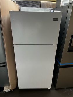 TOP FREEZER FRIGIDAIRE REFRIGERATOR 18 CF