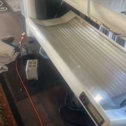 Wolf system tanning bed
