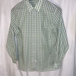 Foxcroft Women’s Button-Down, Long Sleeve Plaid Shirt. Size, 6