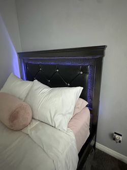 QUEEN BED FRAME