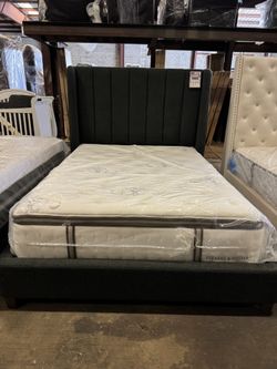Stearns & Foster Queen Mattress. 🚚WE DELIVER🚚