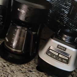 Ninja BL770 blender System & Mr Coffee Maker