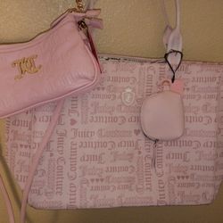 Juicy Duffle bag W/ Airpod Case 💕