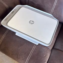 LIKE NEW HP DESKJET PRINTER 2755E WORKS