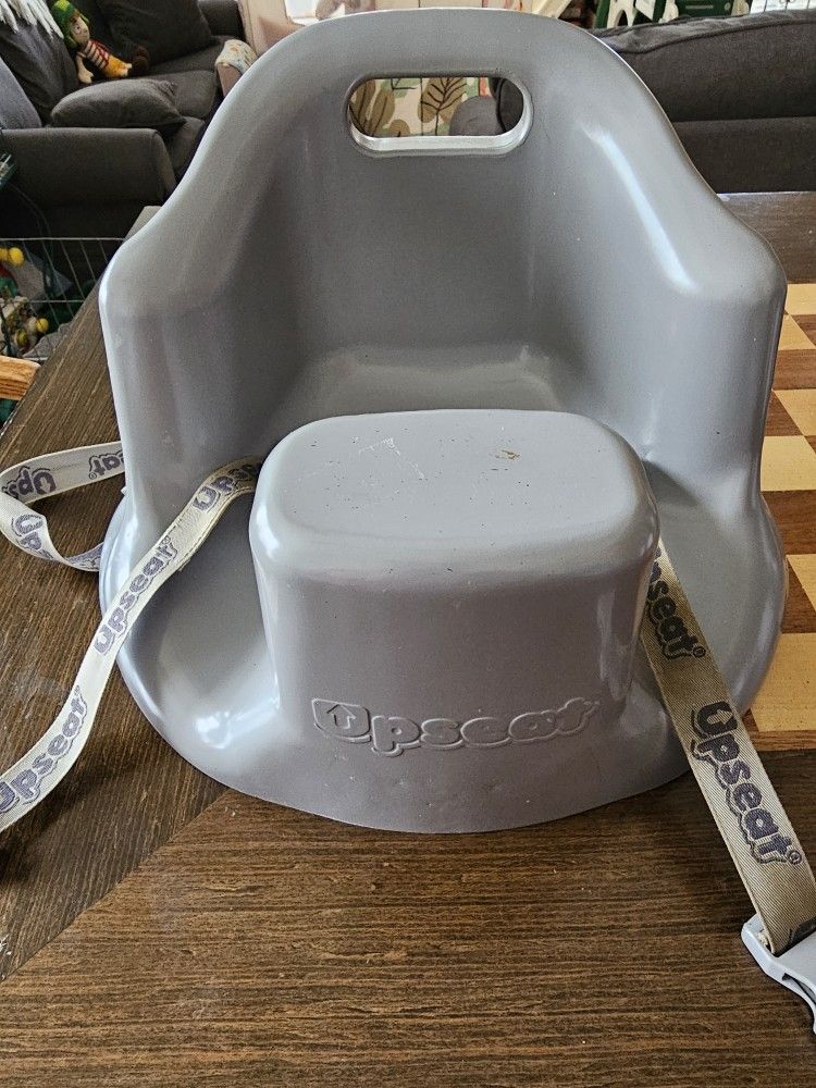 UPSEAT BOOSTER SEAT FOR SALE!!!! 