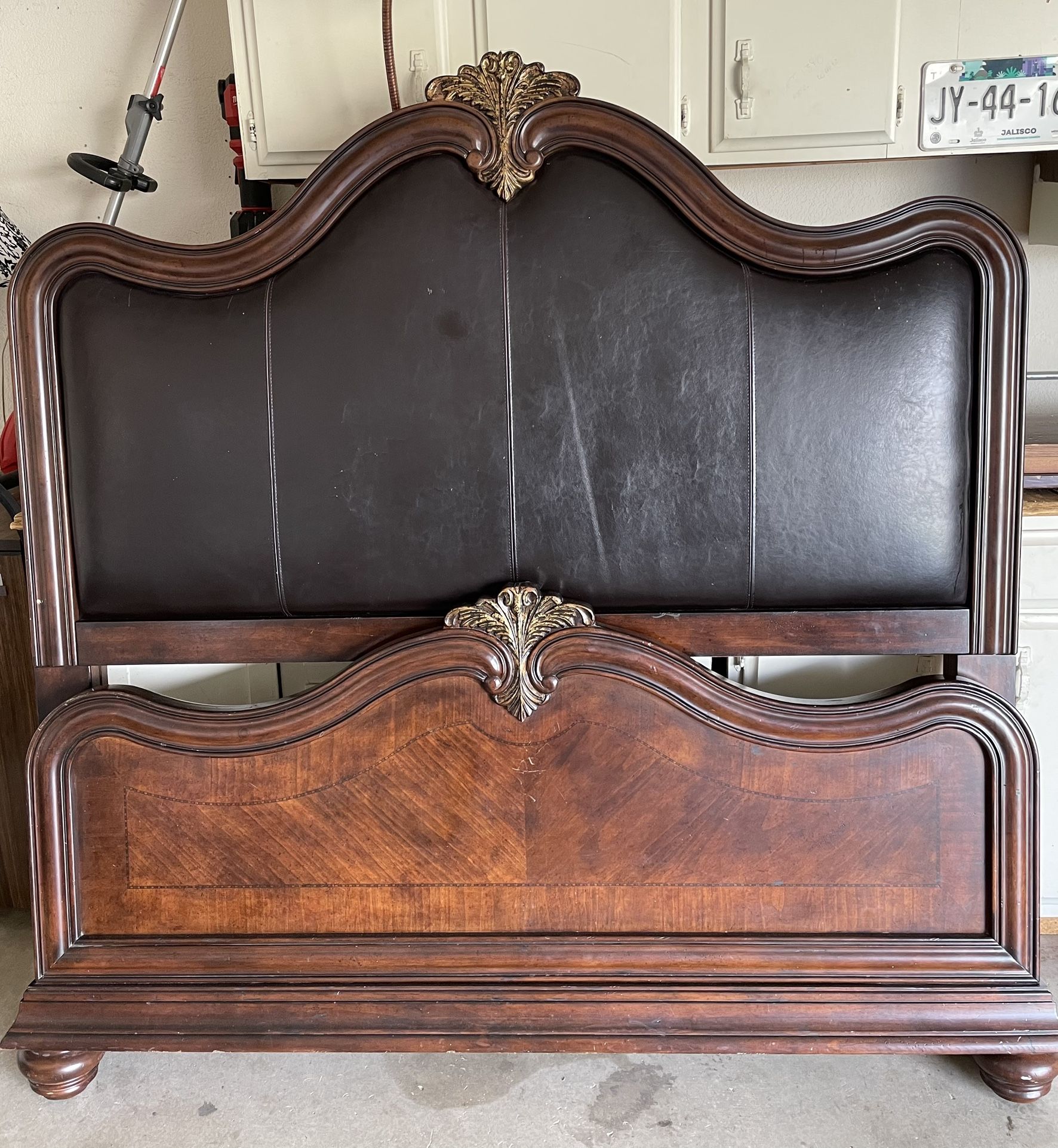 queen bed frame / cama queen