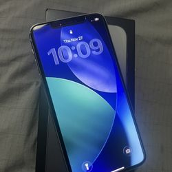 Apple iPhone 11 Pro  Max 256 Gb Silver Color Unlocked Works For Any Company In Excellent Condition 