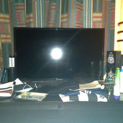 Insignia Smart TV 32 Inch