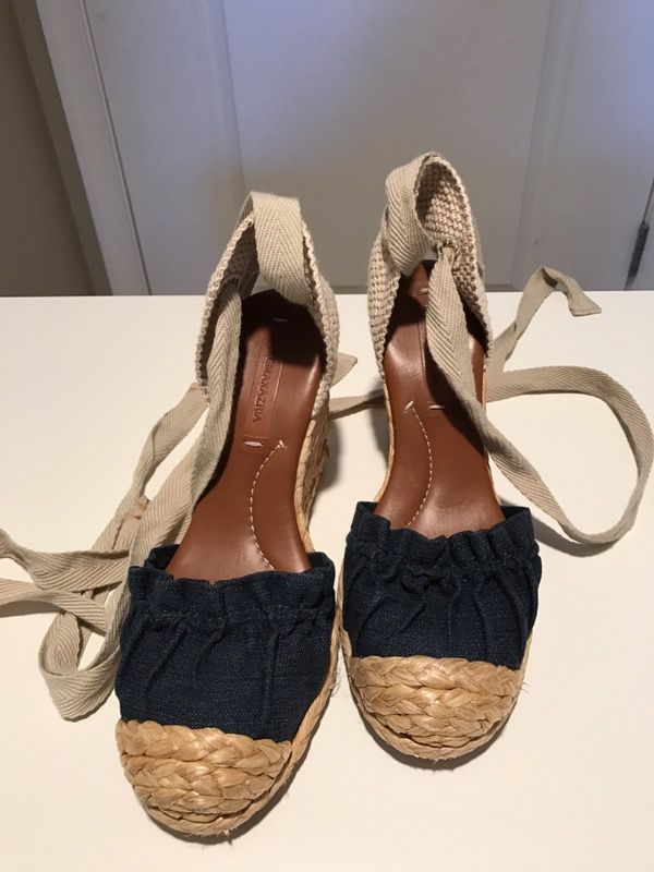 BCBG Wedge Pump for woman.