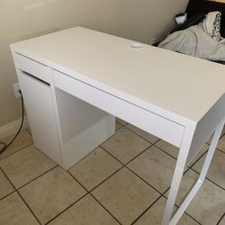Study/office desk brand new 