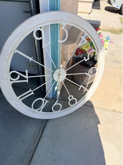 Large wall clock