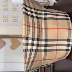 Burberry Bucket hat