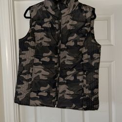 Like New Cute Camouflage Puffer Vest