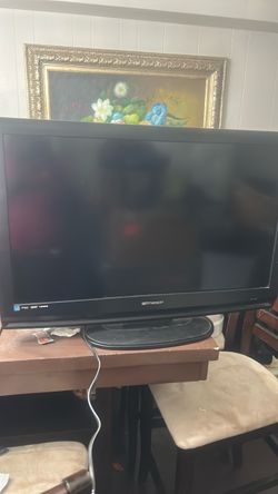 Emerson Flat Screen LCD TV
