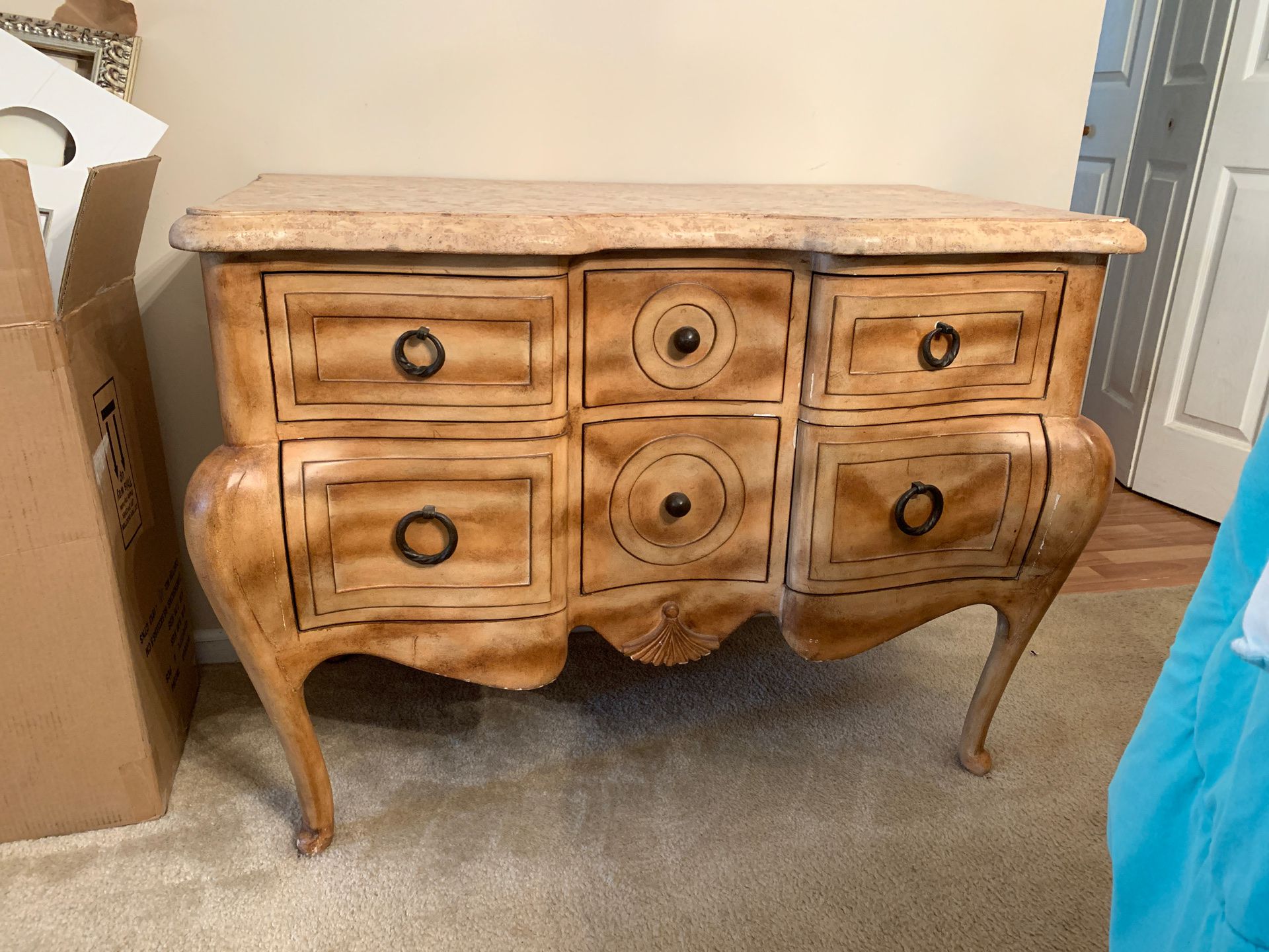 RARE BROWN WOOD ACCENT CHEST