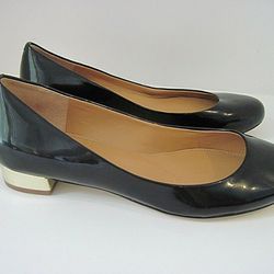 J Crew Black Patent Leather Ballet Flats shoes JANEY Goldtone Heel Womens Size 6 Italy 