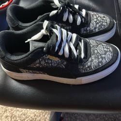 Athletic Shoes 