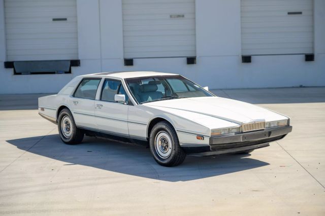 1982 ASTON MARTIN LAGONDA