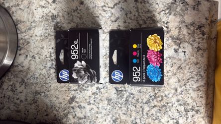 HP 952 XL black and HP 952 color ink cartridges
