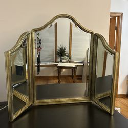 Vanity mirror, By Drexel Heritage Gorgeous!