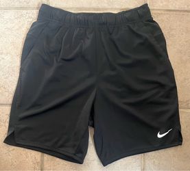 Men’s Nike DriFit shorts size small