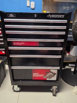 Husky 7 drawer tool cabinet