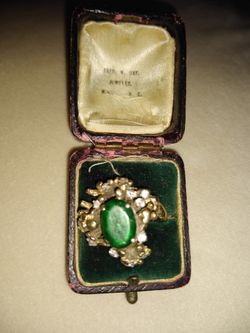 Vintage emerald and diamond ring very old and beautiful