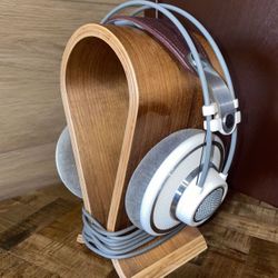 AKG 701 STEREO HEADPHONES 