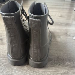 DKNY Women's Lace-up Metallic PVC Classic Rain Boot Green , Barely Used 