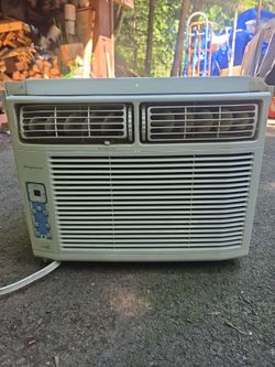 Budget-Friendly 12K BTU Air Conditioner – Beat the Heat!
