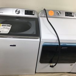 Maytag washer and dryer set in white