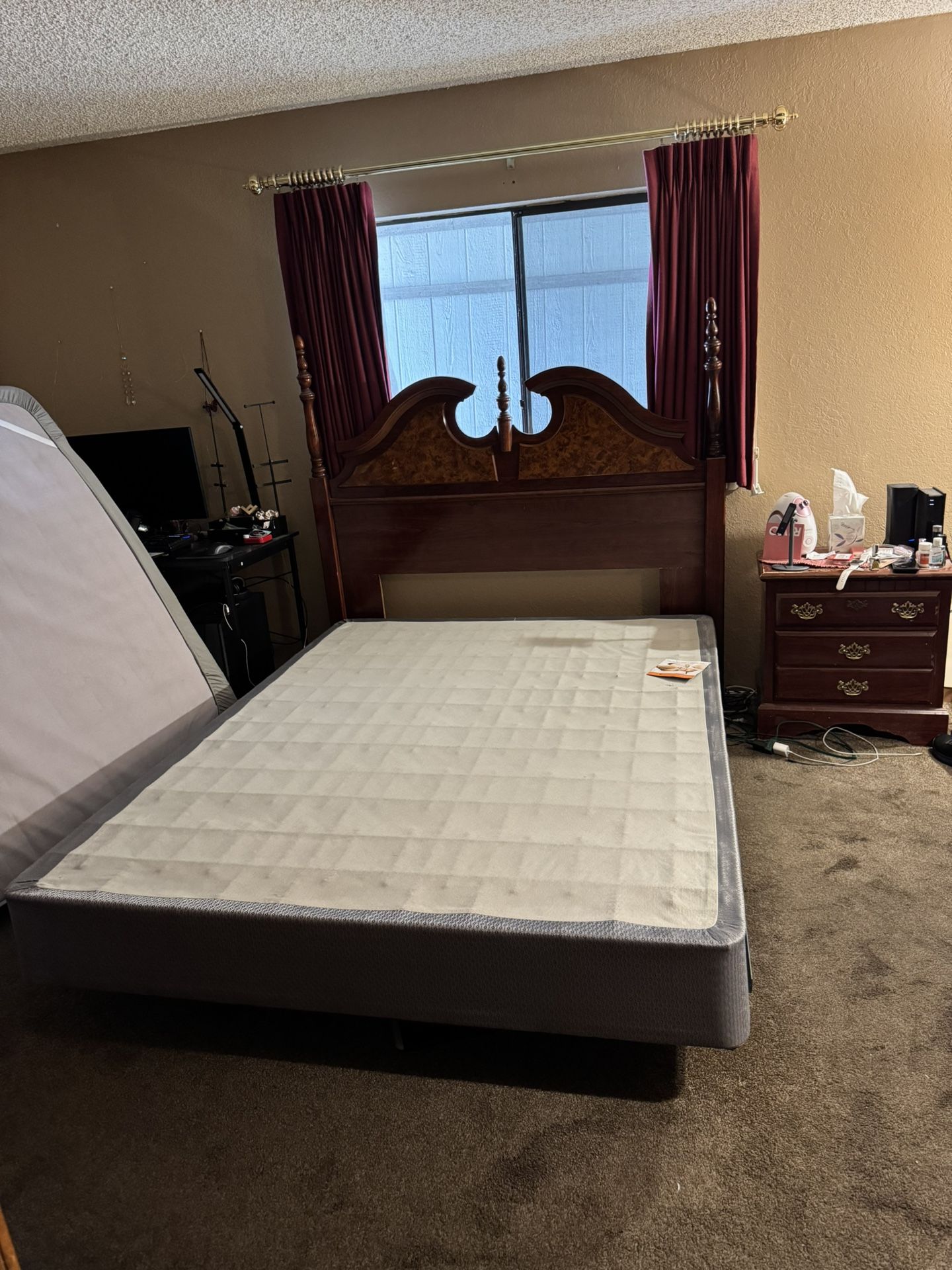 Queen size bed