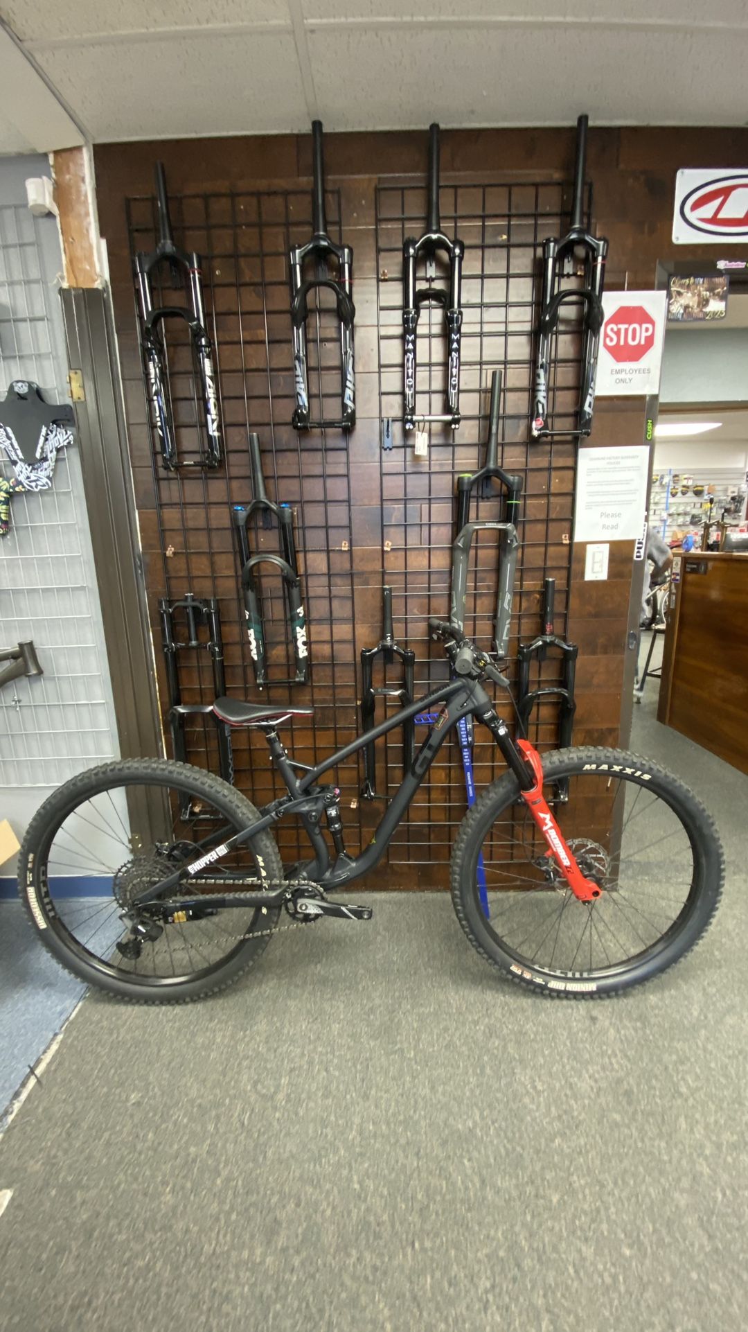 GT Sensor Comp - Alloy Full Suspension Mountain Bike - Medium