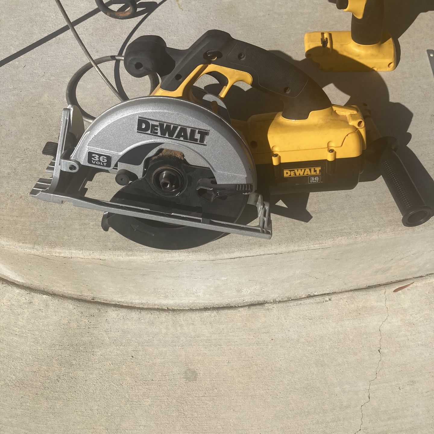 Dewalt 36 volt circular saw hotsell