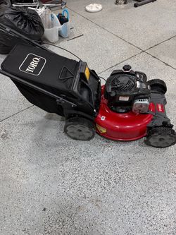 Toro 21” Gas self propelled lawn Mower 140cc