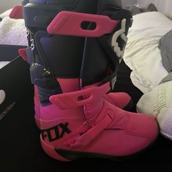 pink and black fox boots brand new