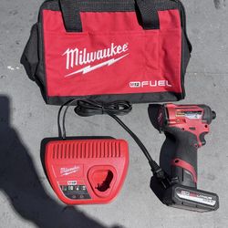 Milwaukee 12v Impact Drill 