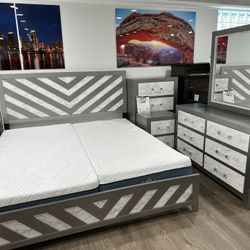 Beautiful Five Piece Bedroom Set On Sale $799