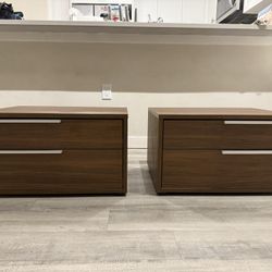 Pair Modani Veneto Nightstands(Walnut)
