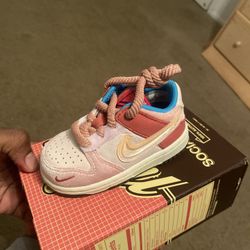 Straw Berry Milk Dunk Toddler Sz 5c