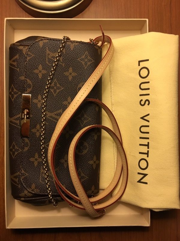 Authentic Louis Vuitton Favorite PM Monogram Canvas Cluth Bag Handbag  Article: M40717 Made in France, Accessorising - Brand Name / Designer  Handbags For Carry …