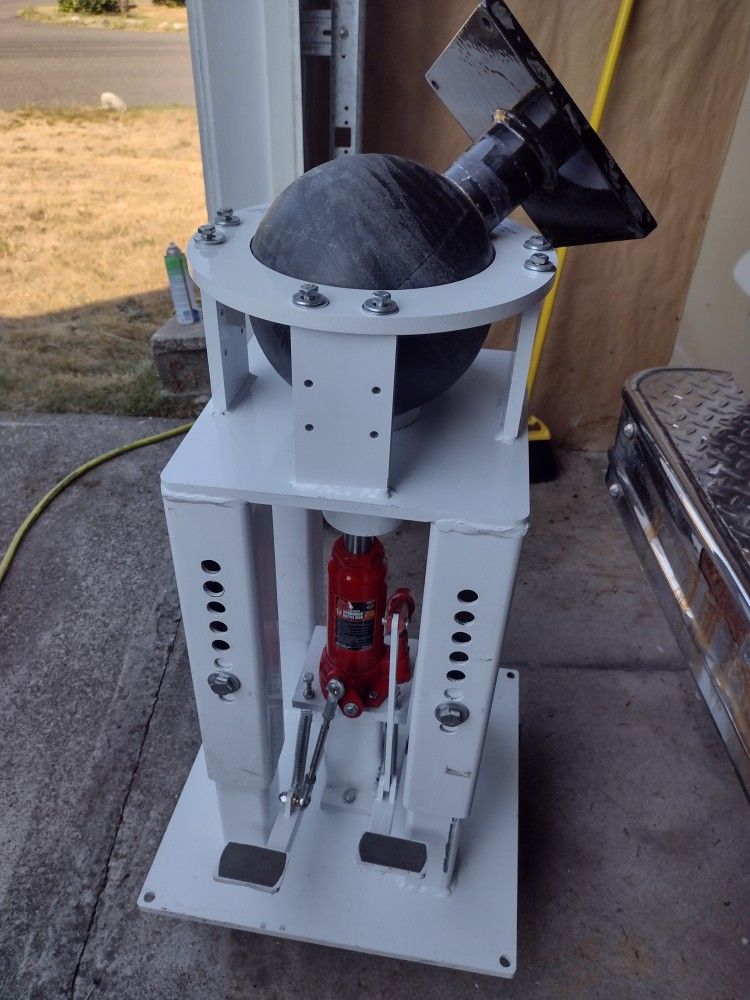 Monster Ball Vise $800
