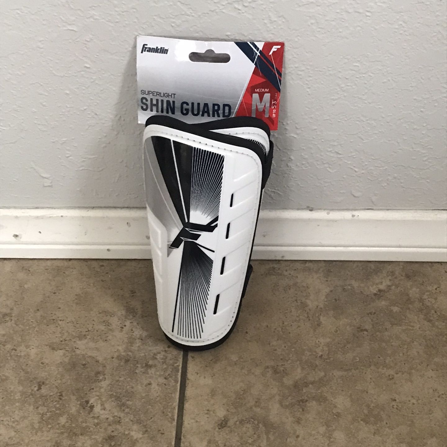 Franklin SUPERLIGHT Shin Guard Size Medium 5'3” for Sale in
