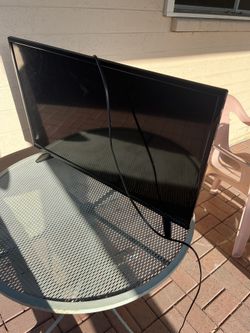 $10 Broken Screen Everything Else Works. 