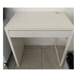 White Ikea Micke Desk Furniture with Drawer