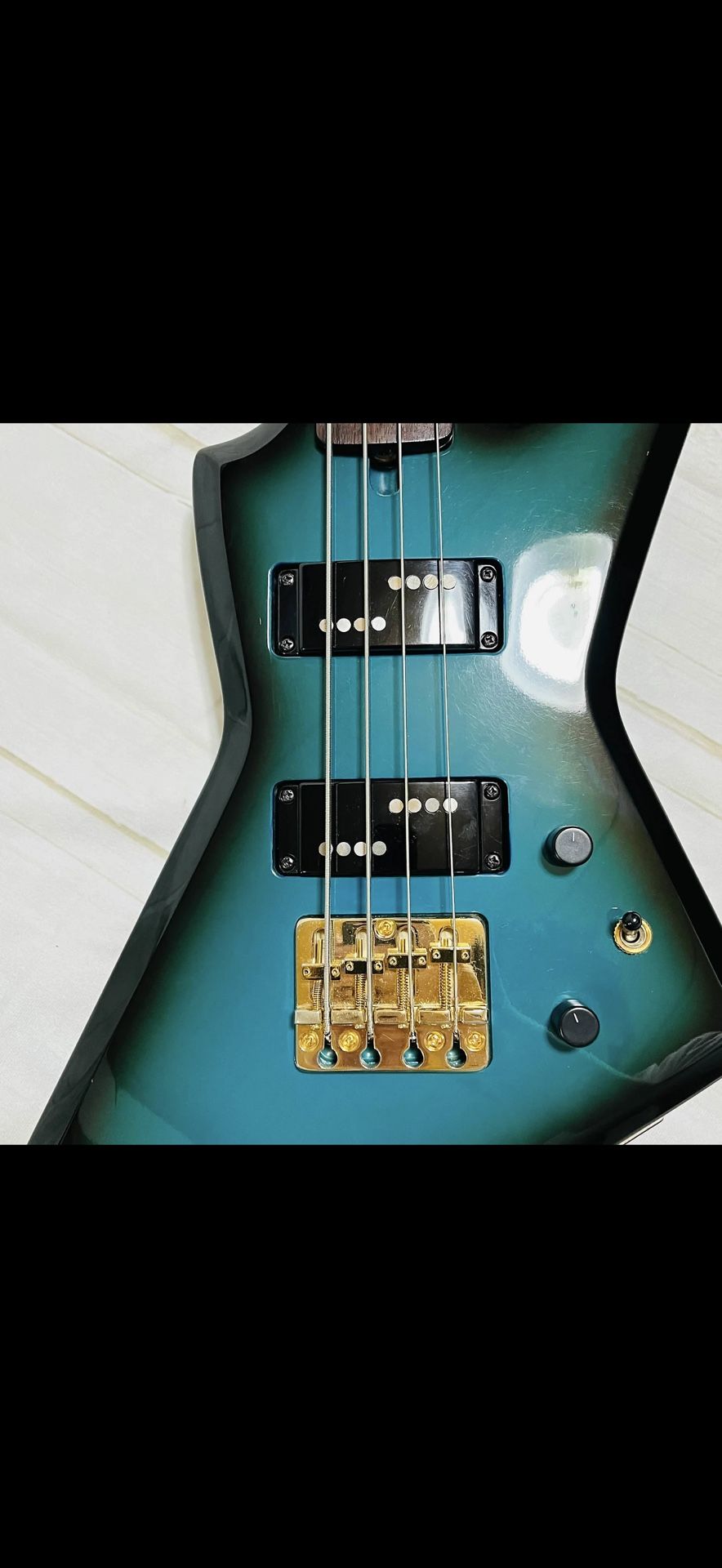 Aria Pro II ZZ Deluxe Bass Guitar