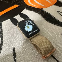 Apple Watch Series 9 45mm Gold GPS