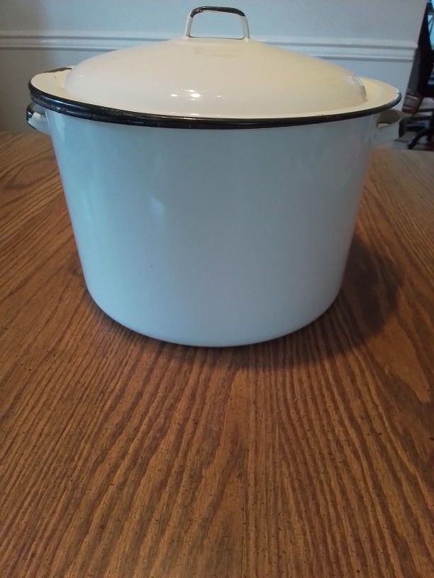 Vintage Enamelware Stock Pot