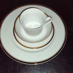 Sheffield's Regency Gold China (48 pc)